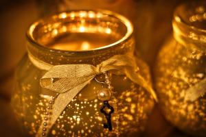 Гадание по кольцу на любовь и супружество Обручальное кольцо на нитке